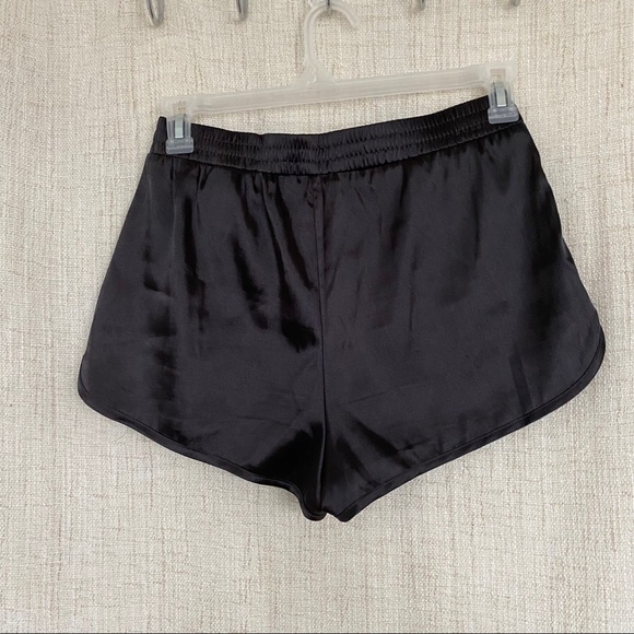 ✨Satin Shorts - Picture 5 of 5